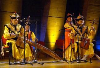 “Гайхамшигт ардын дуу” эргэн ирлээ